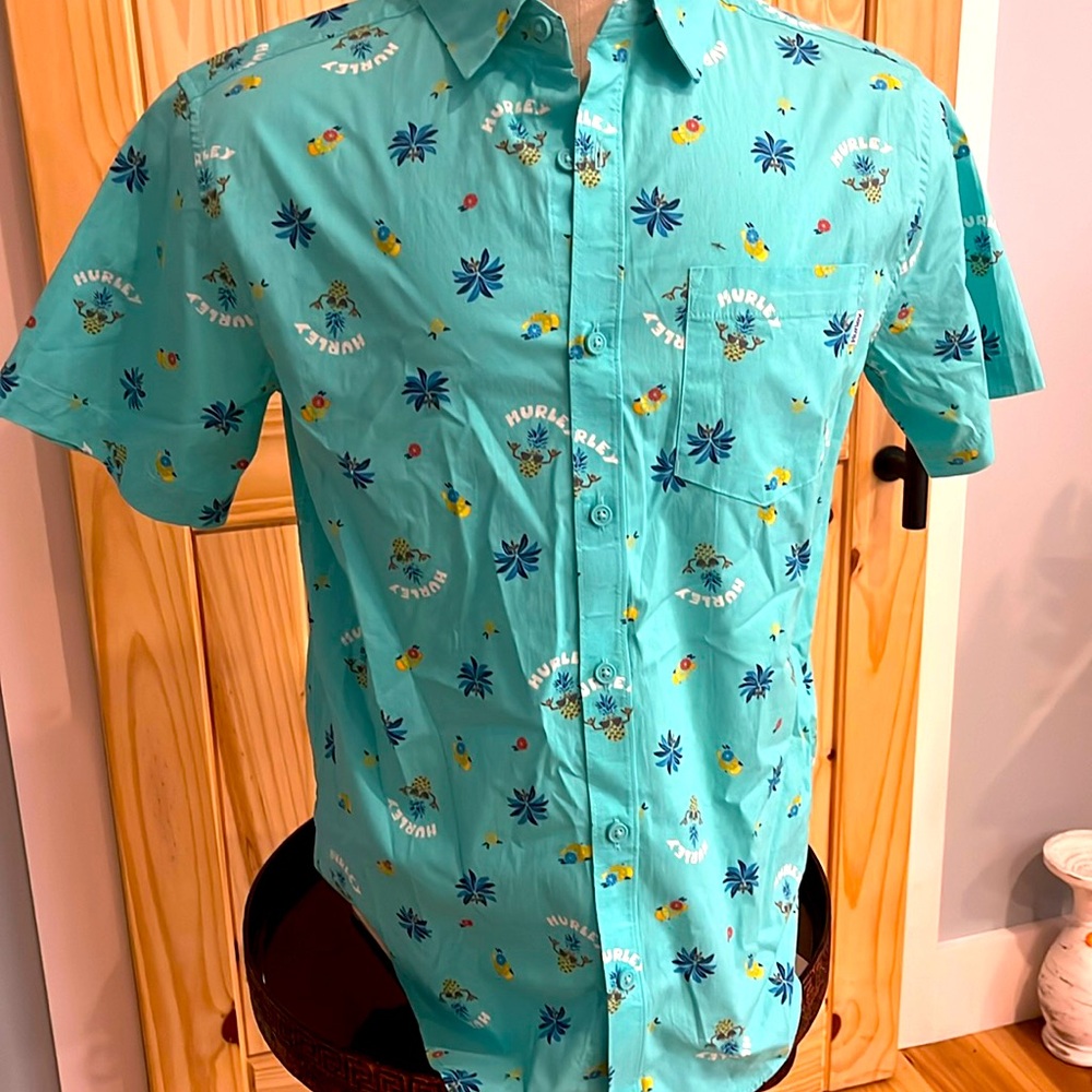 NWOT Hurley short sleeved button down.